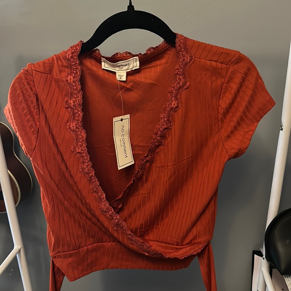 NoComment red/orange blouse